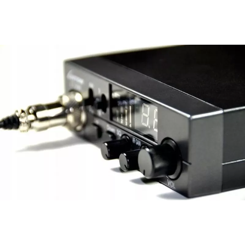 Luiton LT-298 ASQ AM/FM CB-radio savukkeensytytinpistoke musta