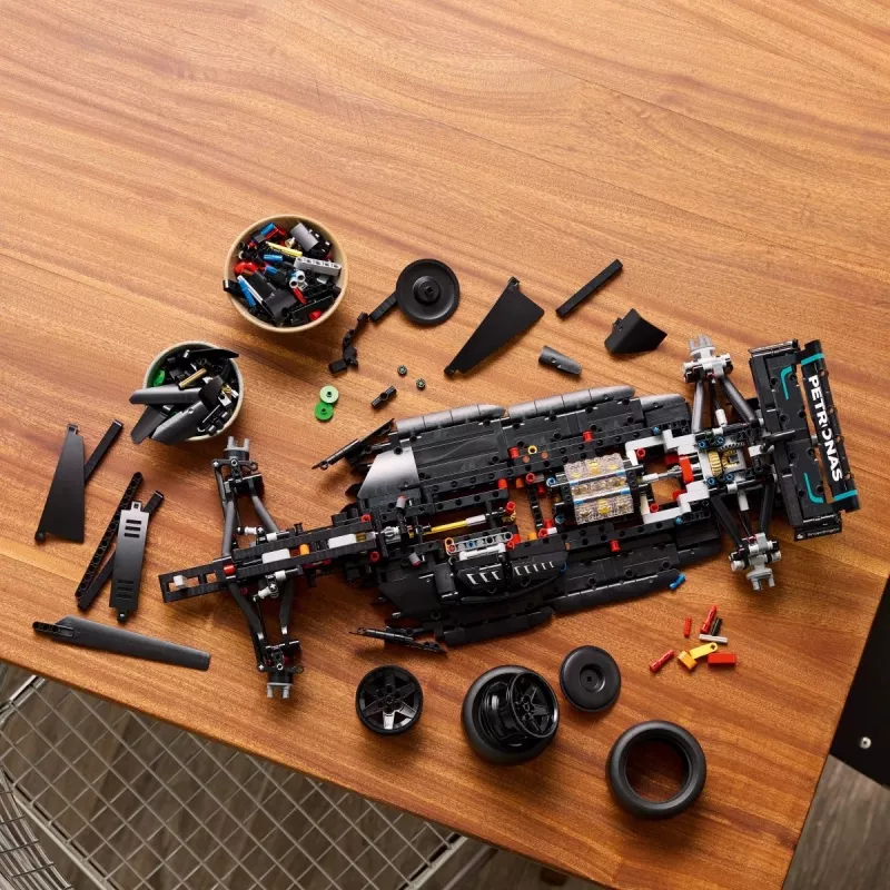 LEGO Technic 42171 Mercedes-AMG F1 W14 E Performance, mittakaava 1:8, 1642 palaa, 18+