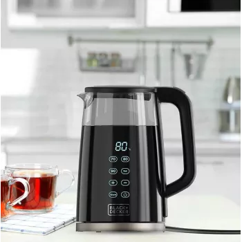 Vedenkeitin Black & Decker 1,7L 2200W musta