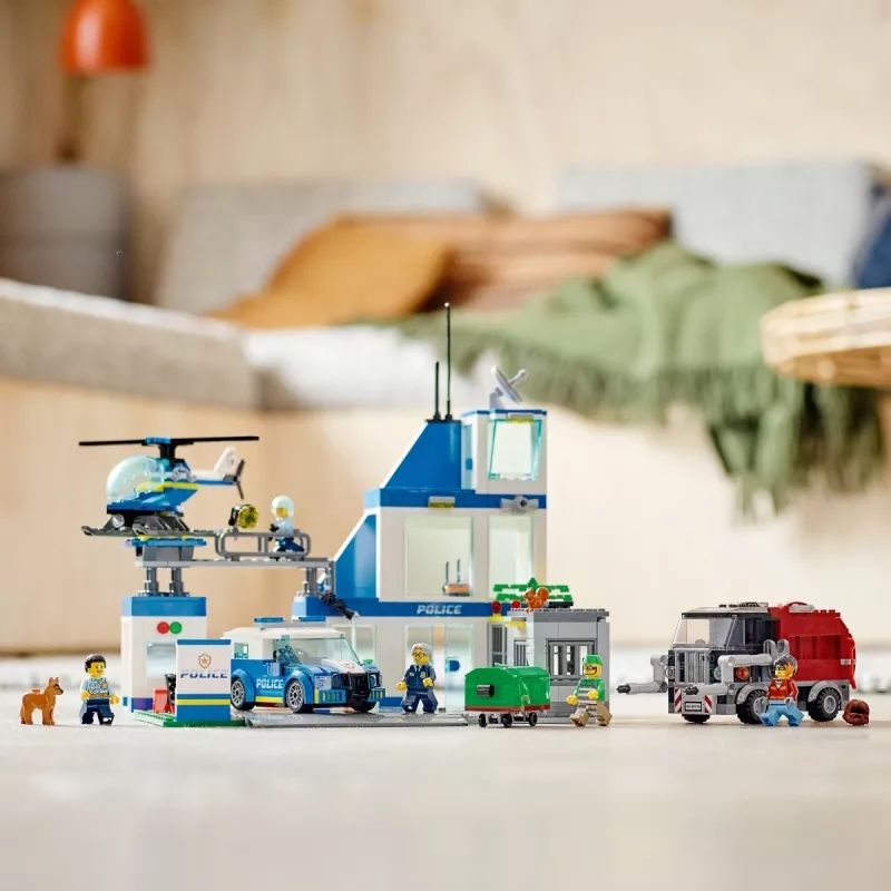 LEGO City 60316 poliisiasema