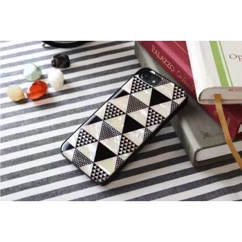 iKins suojakotelo Apple iPhone 8/7 — pyramidikuvio, musta