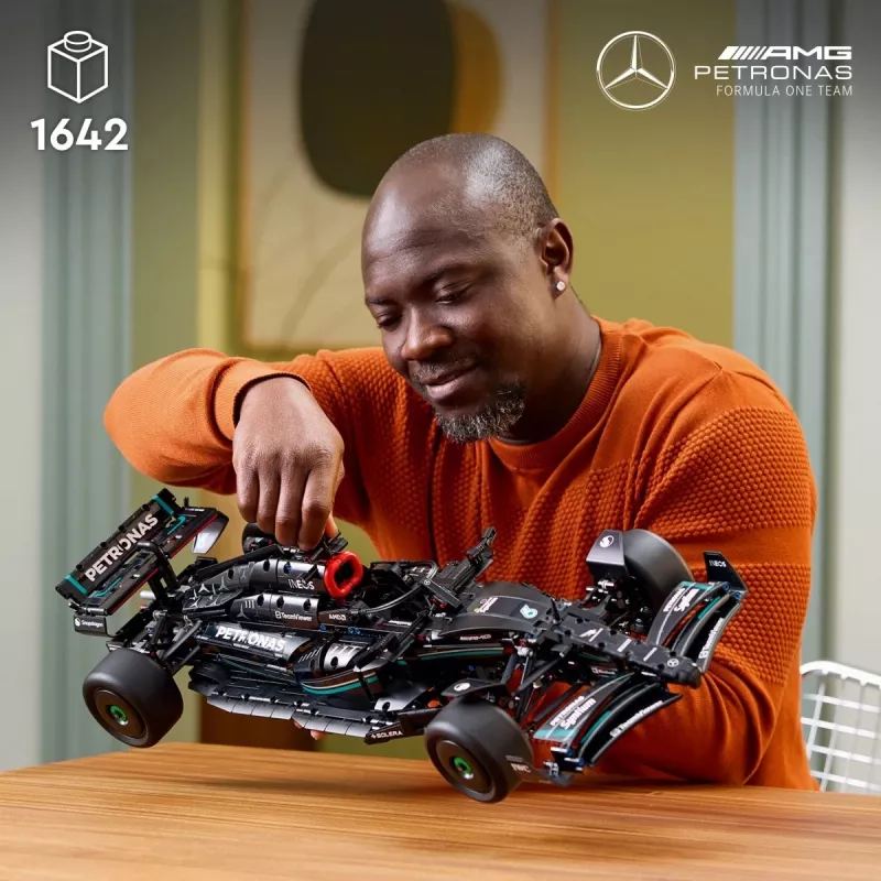 LEGO Technic 42171 Mercedes-AMG F1 W14 E Performance, mittakaava 1:8, 1642 palaa, 18+