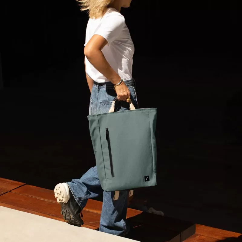 Rento reppu Native Union W.F.A Backpack vihreä 100% kierrätetty PET