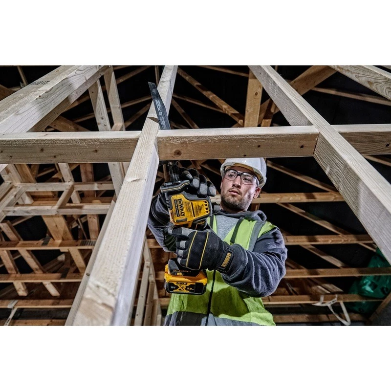 DeWALT DCS369NT-XJ puukkosaha 2800 iskua/min musta, keltainen
