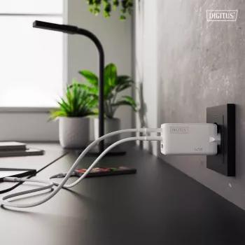 Seinä USB-laturi DIGITUS DA-10303 67W GaN, 2× USB-C + 1× USB-A, 100–240V, valkoinen