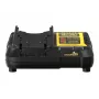 Laturi DeWalt DCB1104-QW 10,8 V ja 14,4 V Li-Ion-akuille, kompakti muotoilu