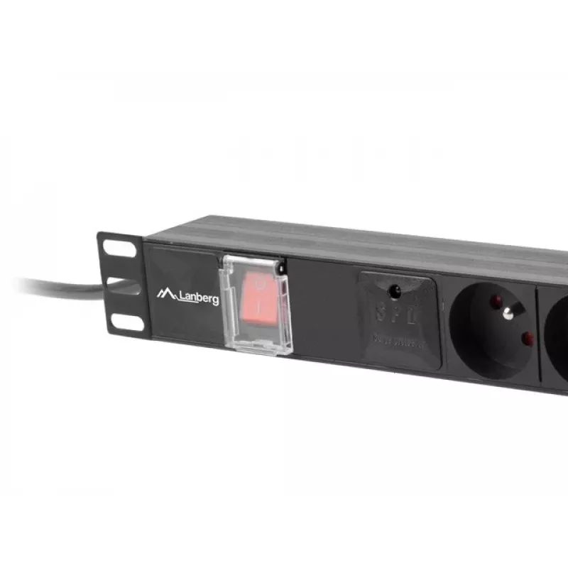 Virranjakoyksikkö LANBERG PDU-06E-0200-BK — 6x Type-E lähtöä, 16 A, 2 m kaapeli, 1HE rack, 220–250 V