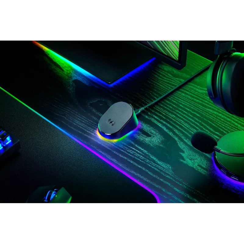 Razer Mouse Dock Pro langattomalla latausalustalla