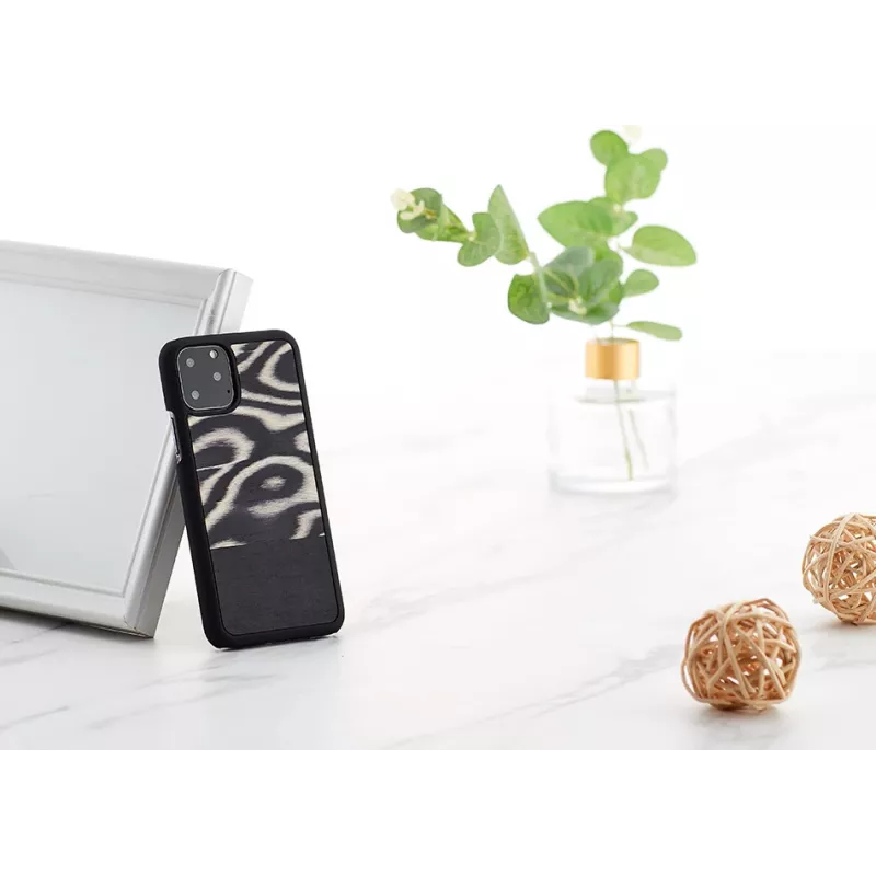 Älypuhelinkotelo man and wood iPhone 11 Pro – leopard musta suojakotelo