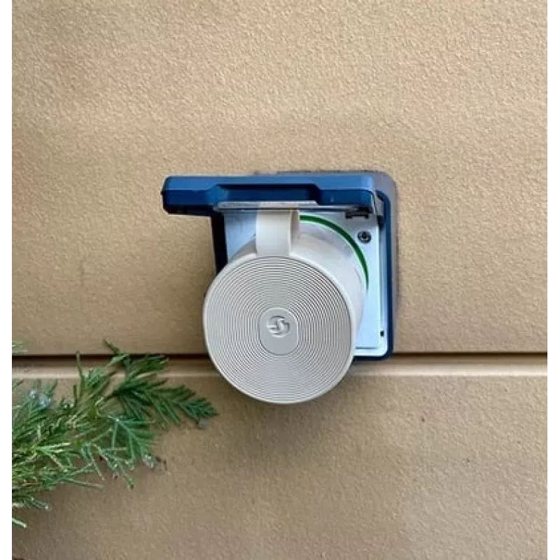 Shelly Wave Outdoor Plug S LR älypistoke ulkokäyttöön, Z-Wave Long Range, IP44, 230 V, 12 A, 2500 W, energiamittaus, SmartStart, OTA, LED, mokka
