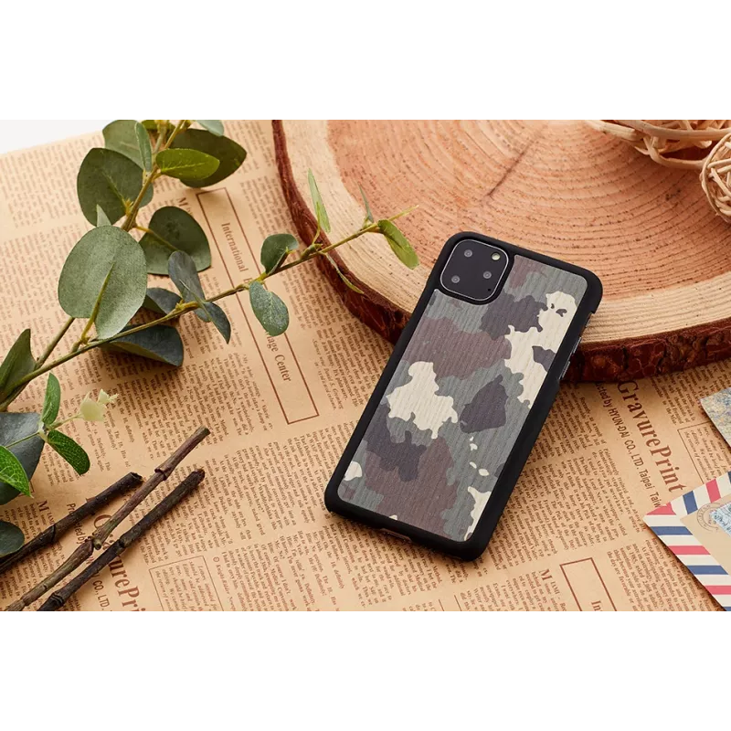 Älypuhelinkotelo man and wood iPhone 11 Pro — Tarnung musta suojakotelo