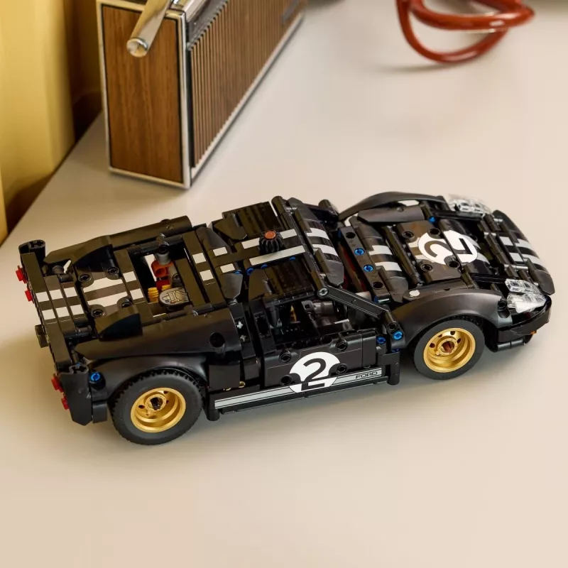 LEGO TECHNIC 42223 1966 Ford GT40 MKII kilpa-auto