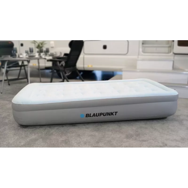 Autoradio BLAUPUNKT IM715 Bluetoothilla ja USB:llä