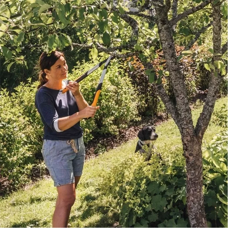 Fiskars LX92 ohittava oksasaha
