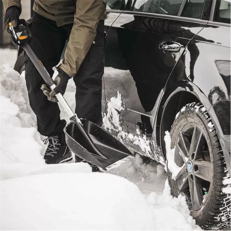 Fiskars autolumikola teleskooppivarrella X-SERIES
