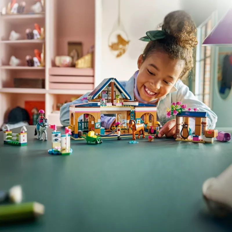 Blocks Friends 42688 Tallitalli ja ratsastusakatemia