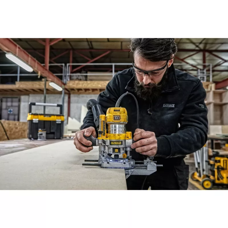 Yläjyrsin DeWALT D26204K