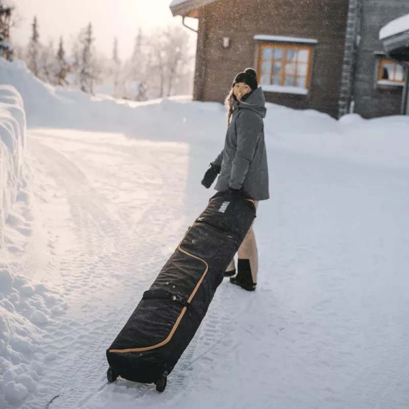 Thule 5162 Roundtrip pyörillä liikkuva suksipussi 192 cm musta