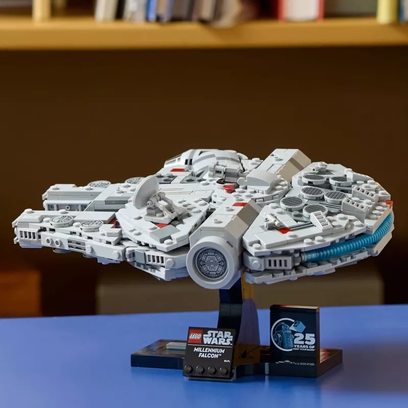 LEGO Star Wars 75375 Millennium Falcon rakennussarja, 921 osaa, 18+, 190×240×130 mm