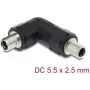 DC-onttopistokeadapteri DELOCK 5,5 x 2,5 mm liitäntä-liitäntä kierdehylsyllä, 90° kulma, musta