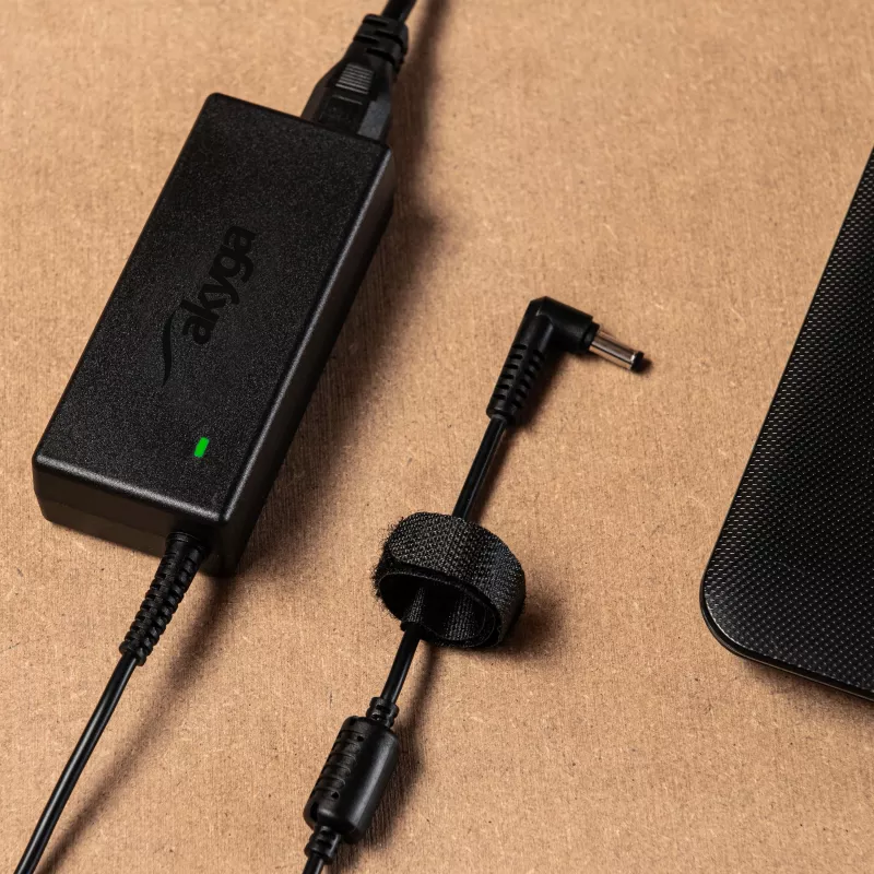 Akyga AK-ND-24 kannettavan tietokoneen virtalähde Lenovolle, 65 W, 20 V, 3,25 A, Slim Tip