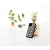 iKins puhelinkotelo iPhone 11 Pro – musta pyramidikuvio
