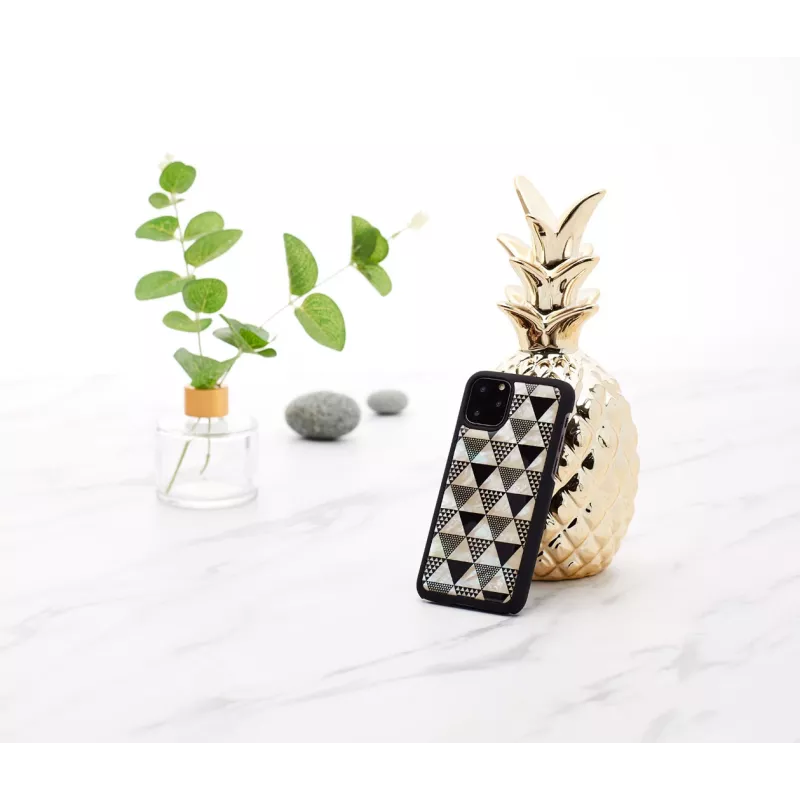 iKins puhelinkotelo iPhone 11 Pro – musta pyramidikuvio