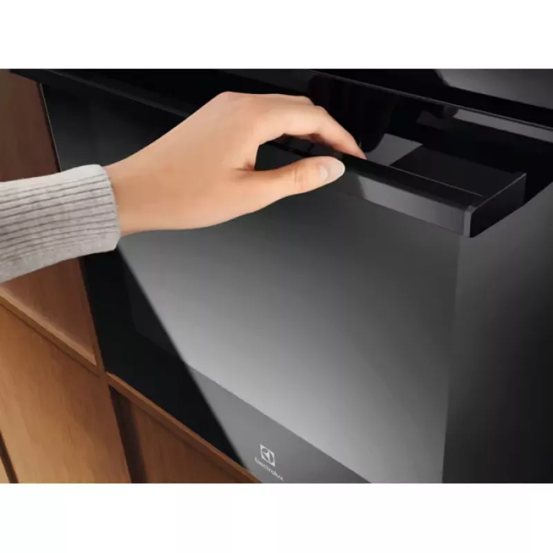 Kalusteisiin asennettava sähköuuni Electrolux LOF3H10K — energiatehokkuusluokka A+