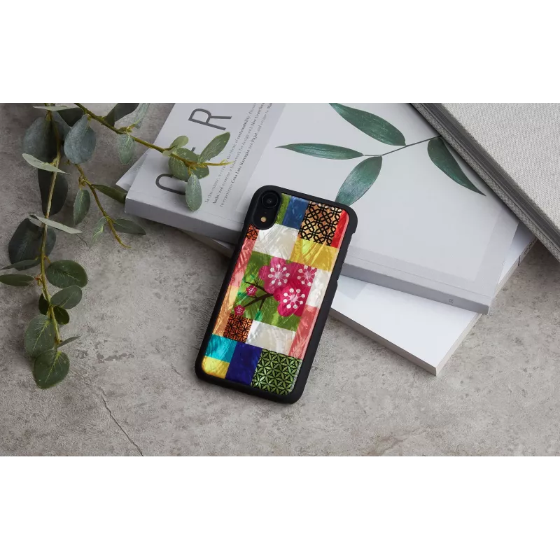 iKins puhelinkotelo iPhone XR — kirsikankukkakuvio, musta