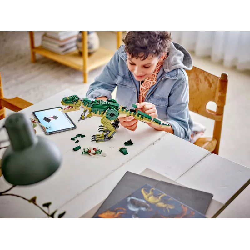 Rakennuslelu LEGO Creator 3-in-1 T.Rex rakennussarja, 626 osaa, 150 mm korkeus, ikä 9+