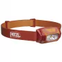 Otsalamppu Petzl TIKKINA 300 lm punainen — kompakti, kädetön valo, säädettävä valokeila, paristokäyttöinen