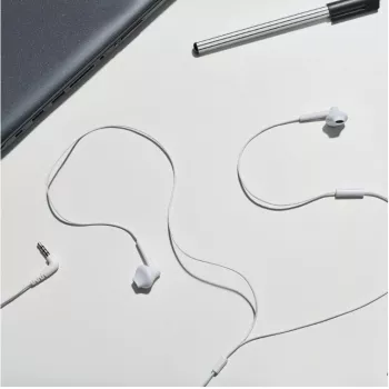 Johdollinen in-ear-headset Panasonic RP-TCM55E — 10–24000 Hz, 1,2 m kaapeli, 14 g, musta