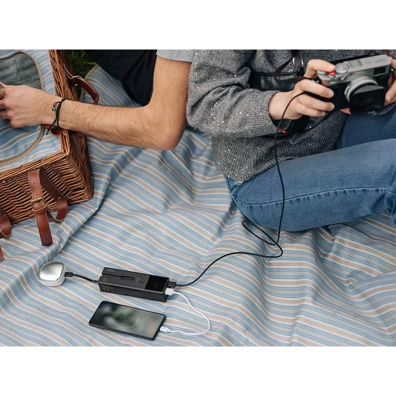 Kannettava varavirtalähde TRACER Quant 10000 mAh Li-Ion, PD & QC3.0, 3 liitäntää (2×USB-C, 1×USB-A), 100W, musta