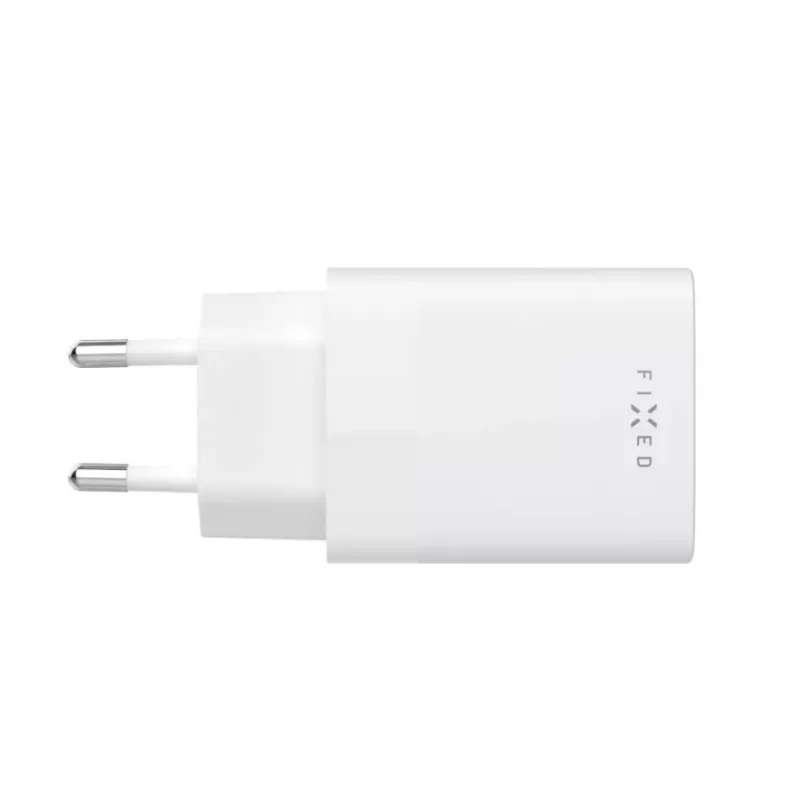 USB-C-matkalaturi FIXED FIXC30N-C-WH — kompakti 30W USB-C-verkkolaite, yhden portin pikalataus