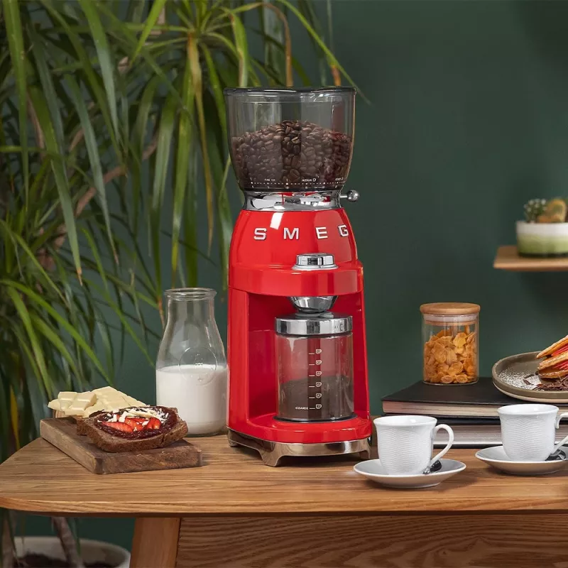 Smeg 50's Style kahvimylly CGF11RDEU punainen