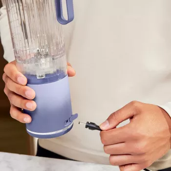 Kannettava tehosekoitin Ninja BC251EULD — 0,57 l säiliö, akku 11,1 V, ruostumattomat terät, laventeli/läpinäkyvä
