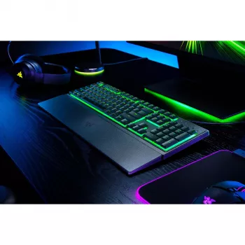 Pelausnäppäimistö Razer Ornata V3 X Full-Size USB, kalvokytkimet, RGB-LED-taustavalo, rannetuki, 1000 Hz kyselytaajuus, musta