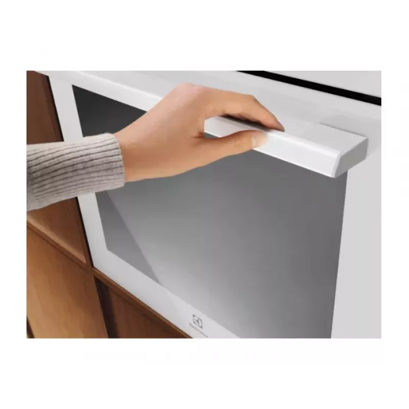 Kalusteisiin asennettava sähköuuni Electrolux LOE8F38V — 72 l, katalyyttipuhdistus, TFT-näyttö, 220–240 V