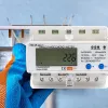 Kolmivaiheinen energiamittari QOLTEC 50883 Wi‑Fi 400V LCD-näytöllä