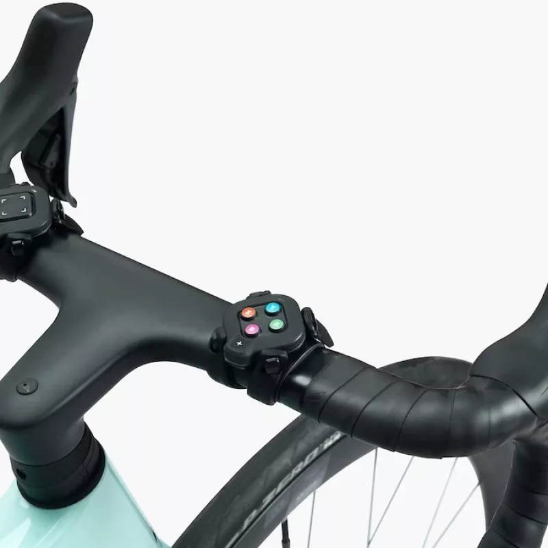 Wahoo KICKR CORE 2 -traineri (ZWIFT Cog & Click)