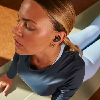 Langattomat in-ear-kuulokkeet Apple Powerbeats Fit — IPX4 vesitiivis, ANC, Bluetooth Class 1, 7 h toisto (30 h kotelon kanssa), kosketusohjaus, musta