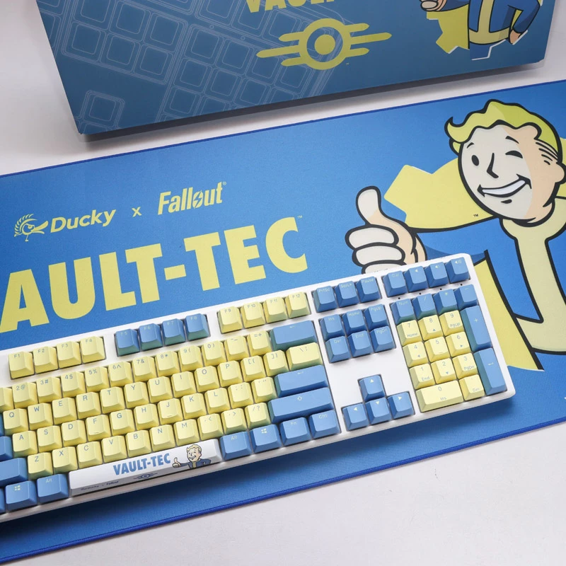Ducky x Fallout Vault-Tec Limited Edition One 3 -pelinäppäimistö + hiirimatto - MX-Brown (US)
