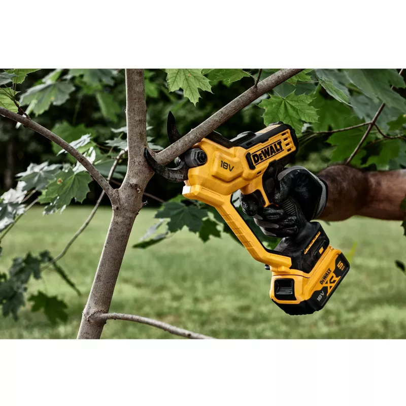 DeWALT DCMPP568N-XJ 18 V XR akkukäyttöiset oksasakset, suurin leikkuupaksuus 38 mm, 1,37 kg, keltainen/musta, ilman akkua ja laturia