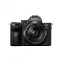 Sony α 7 III + 28–70 mm MILC 24,2 MP CMOS 6000 x 4000 pikseliä musta