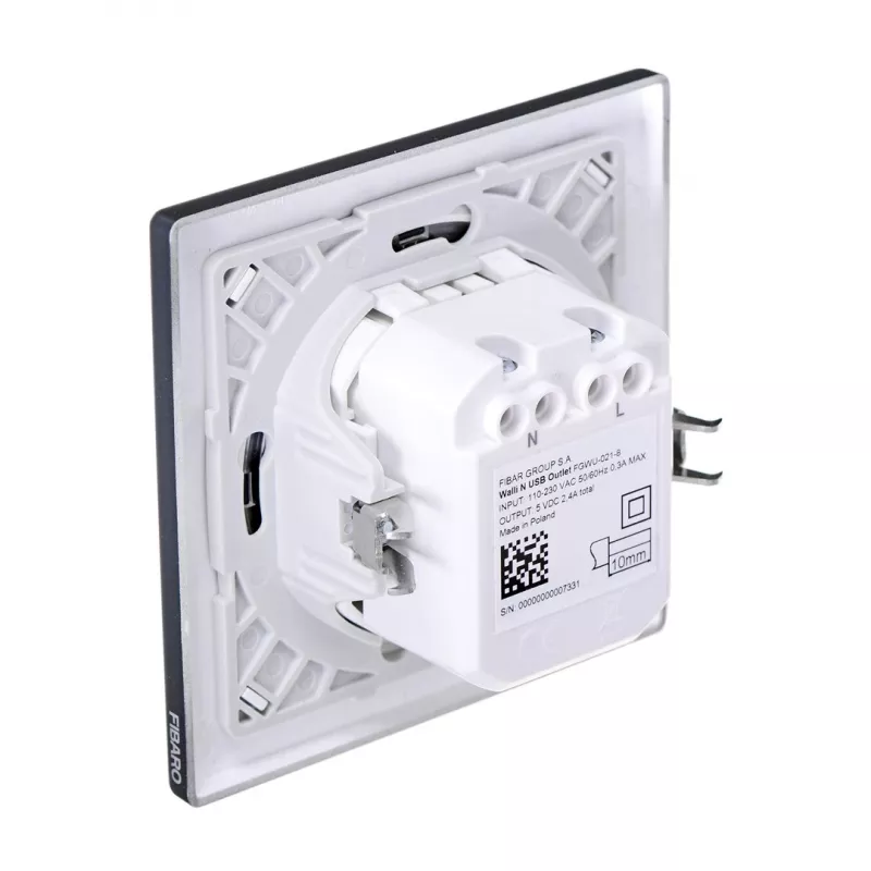 Fibaro FGWU-021-8 pistorasia 2x USB musta
