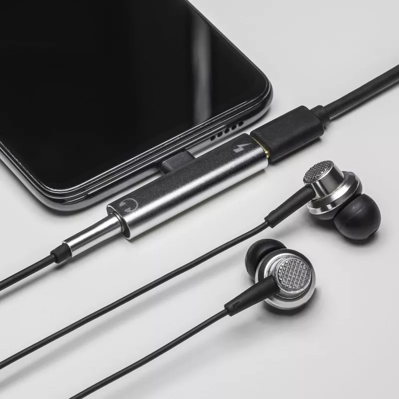 AKYGA AK-AD-71 adapteri USB-C-uros USB-C-naaras + 3,5 mm liitäntä, DAC