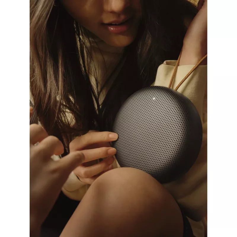 Bang & Olufsen Beosound A1 2nd Gen 1734002 kaiutin, musta