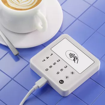 Kortinlukulaite SumUp RDR-SUL-010 — lähimaksu (NFC) ja siru (EMV) -maksut