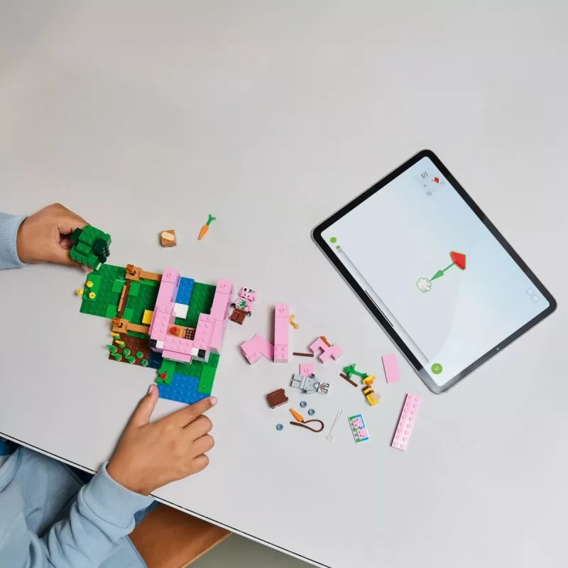 LEGO MINECRAFT 21268 pikkupossun talo