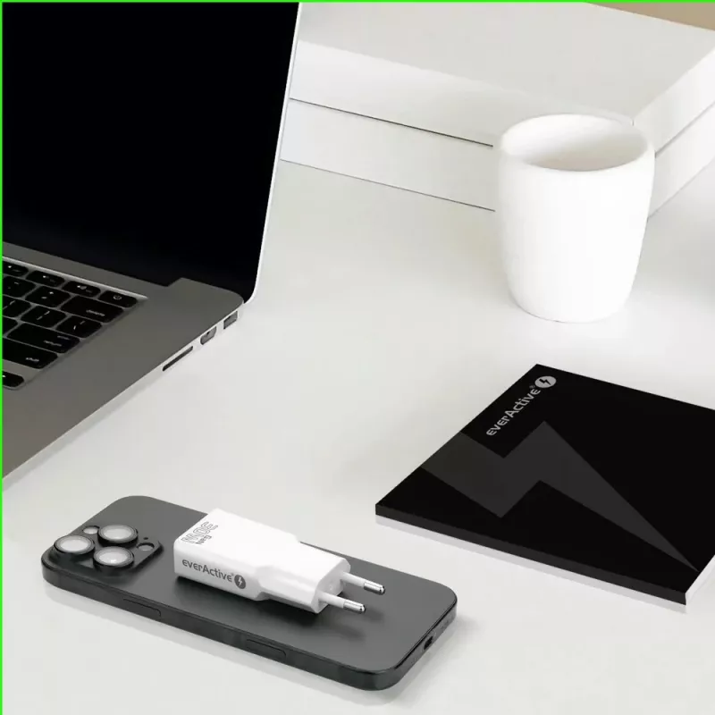 everActive SC-380Q Super ohut QC 3.0 -yleis-USB-verkkolaturi – Quick Charge 3.0, kompakti muotoilu